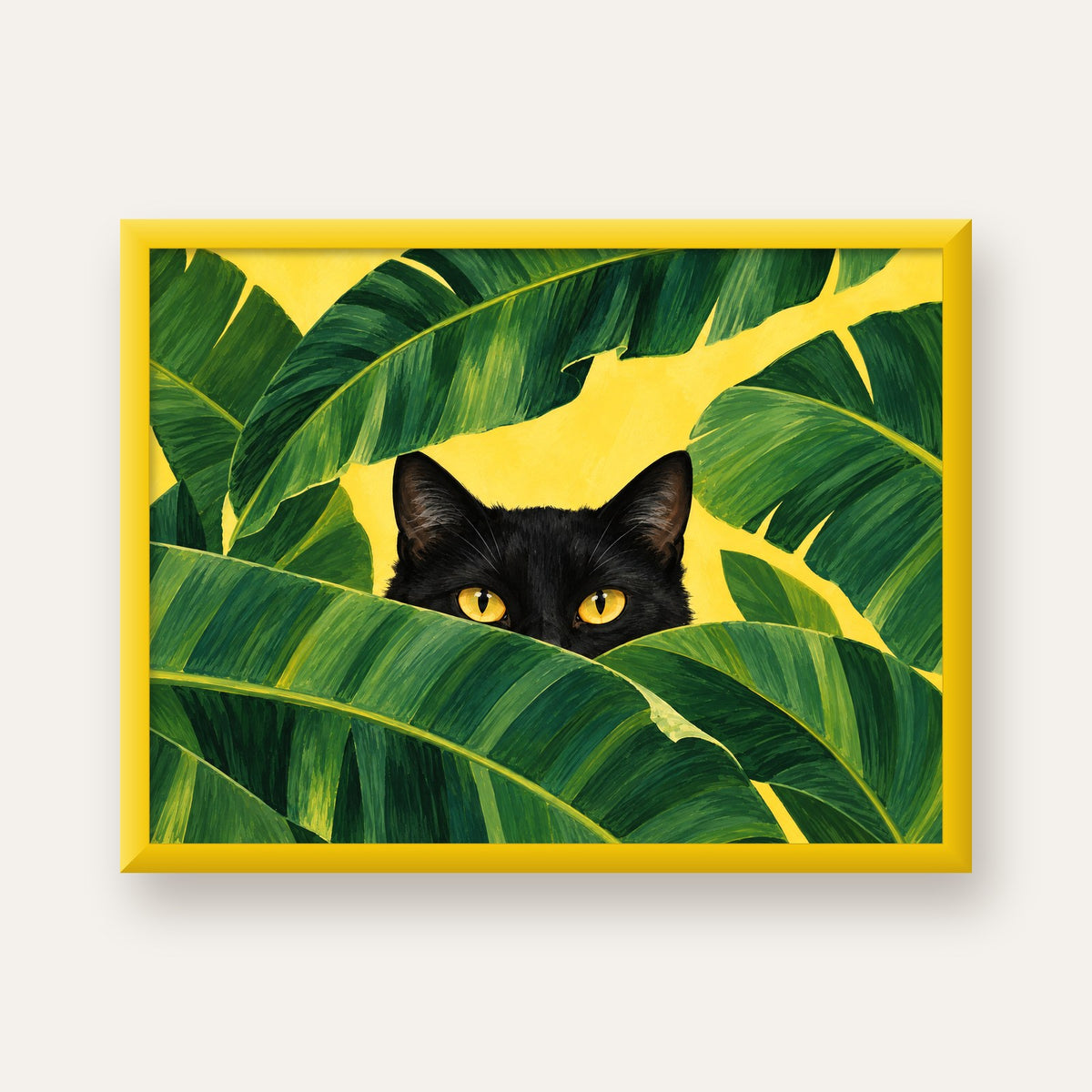 Yeşil Yapraklar Arasında Siyah Kedi Dijital Poster Baskı — sarı çerçeveli
