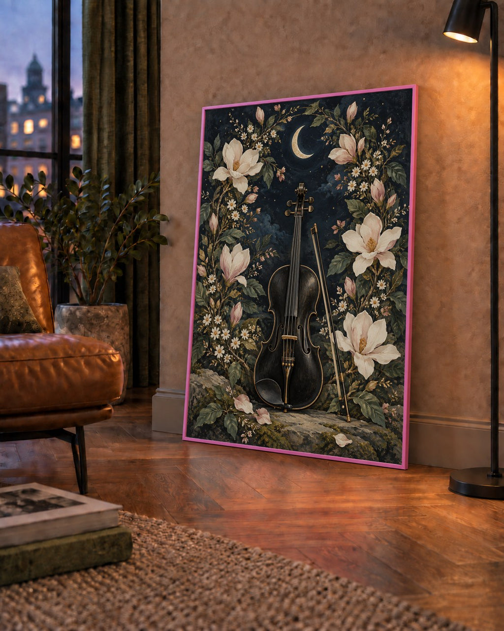 Keman ve Çiçekli Gece: Sanatsal Romantik Poster Baskı — çerçeveli hâliyle bir ev duvarında