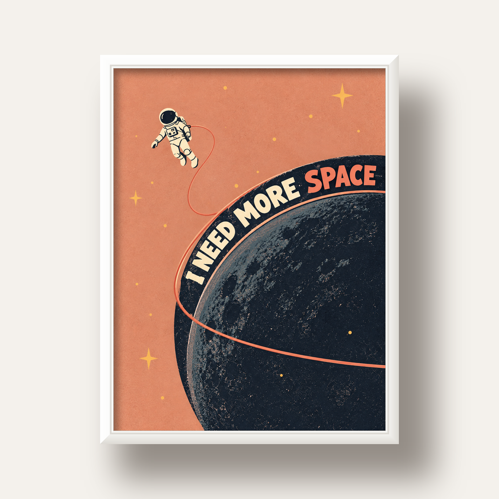 Retro Astronot Poster – Mizahi 'I NEED MORE SPACE' Tasarımı — beyaz derin çerçeveli
