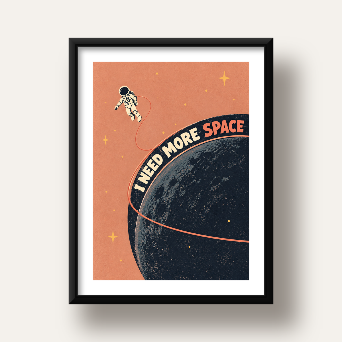 Retro Astronot Poster – Mizahi 'I NEED MORE SPACE' Tasarımı — siyah derin çerçeveli paspartulu