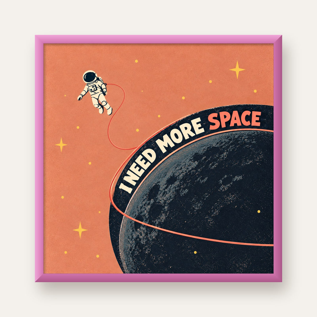 Retro Astronot Poster – Mizahi 'I NEED MORE SPACE' Tasarımı — pembe çerçeveli