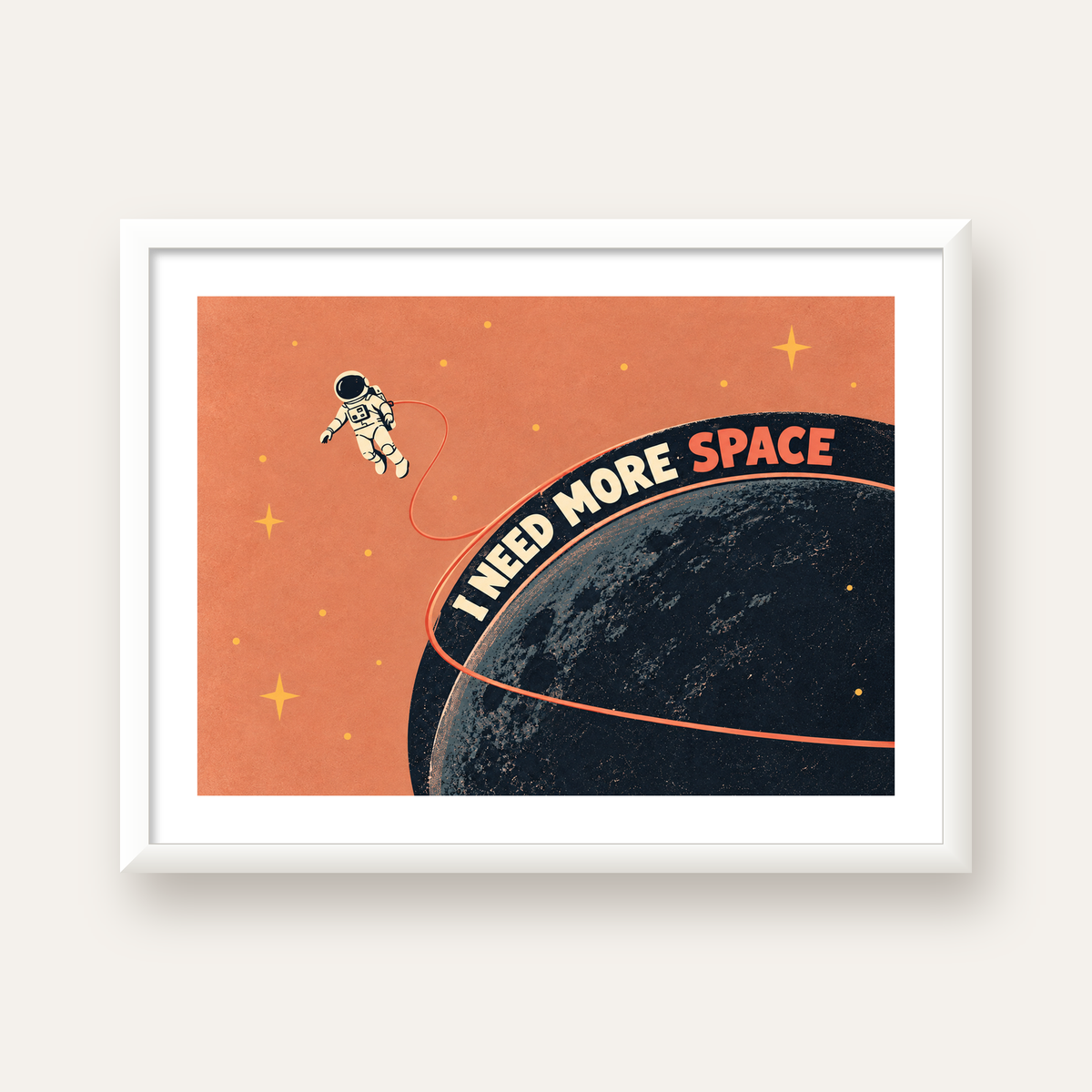Retro Astronot Poster – Mizahi 'I NEED MORE SPACE' Tasarımı — beyaz çerçeveli yatay poster