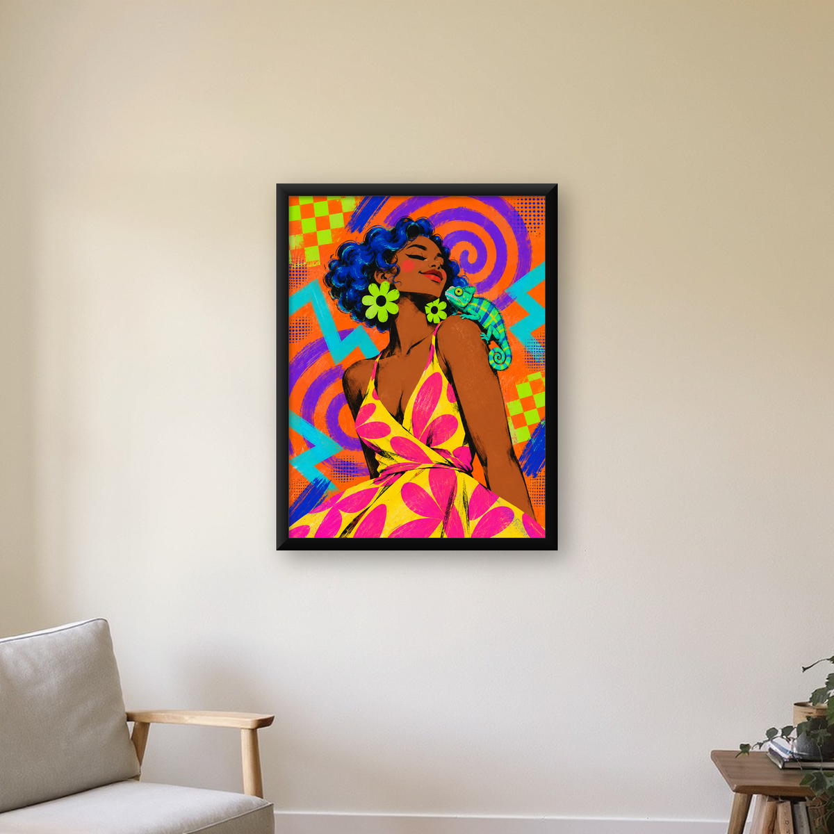 Renkli Portre ve Bukalemun Poster – Pop-Art Dijital Baskı — Dikey baskı, çerçeveli hâliyle bir ev duvarında