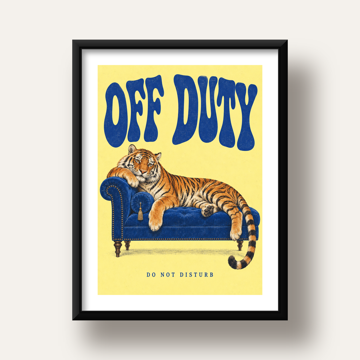 Off Duty Dinlenen Kaplan İllüstrasyonlu Poster — siyah derin çerçeveli paspartulu