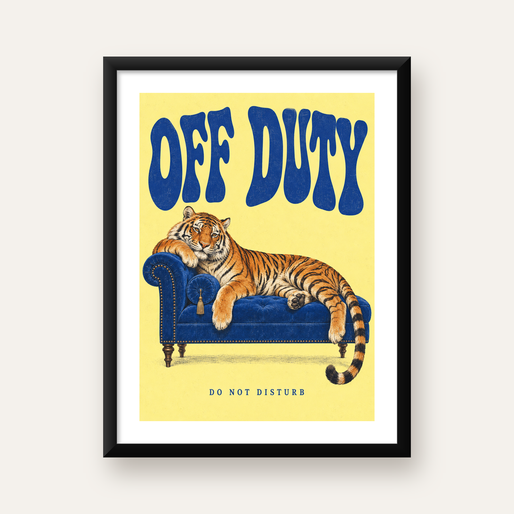 Off Duty Dinlenen Kaplan İllüstrasyonlu Poster — Dikey baskı, beyaz paspartulu