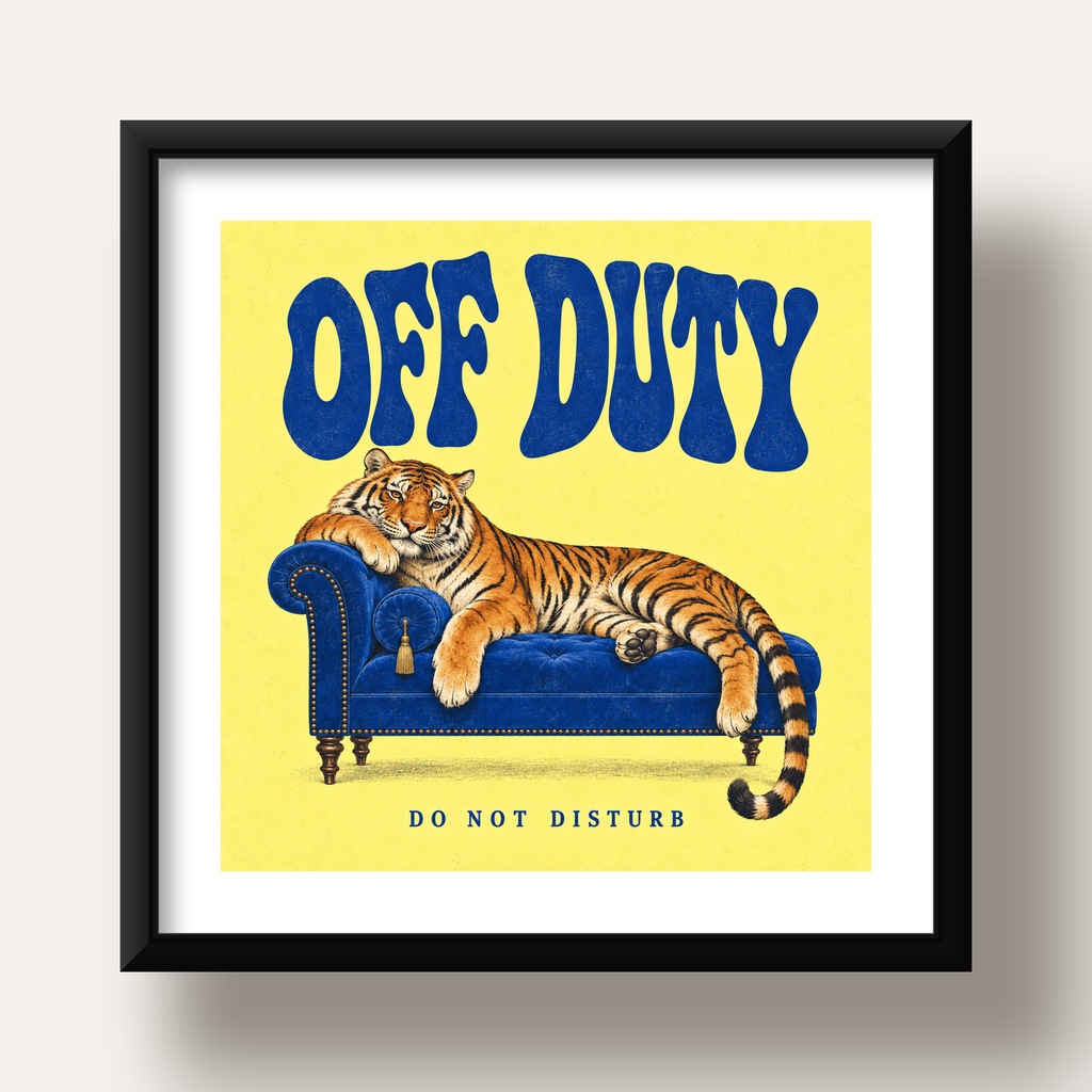Off Duty Dinlenen Kaplan İllüstrasyonlu Poster — siyah derin çerçeveli paspartulu