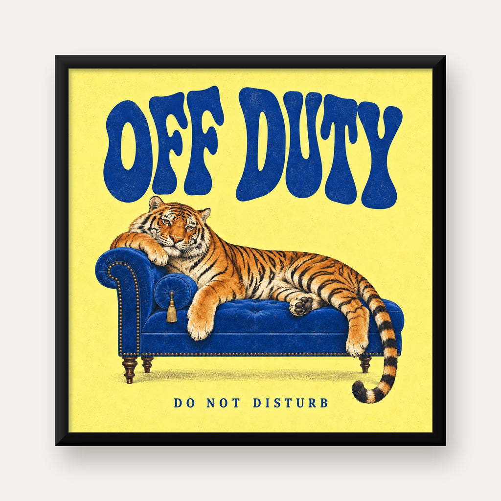 Off Duty Dinlenen Kaplan İllüstrasyonlu Poster — Kare baskı, düz siyah çerçeveli duvar posteri