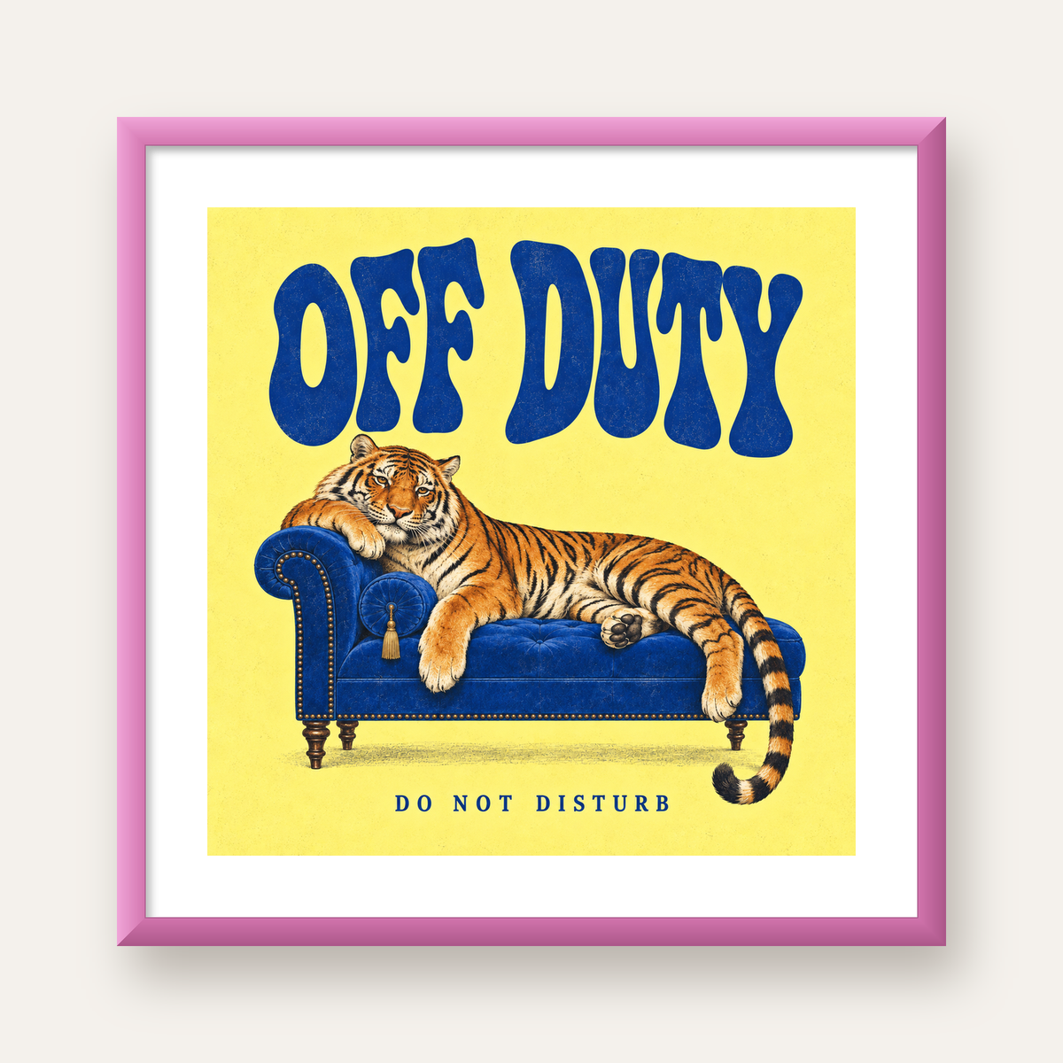 Off Duty Dinlenen Kaplan İllüstrasyonlu Poster — pembe çerçeveli paspartulu