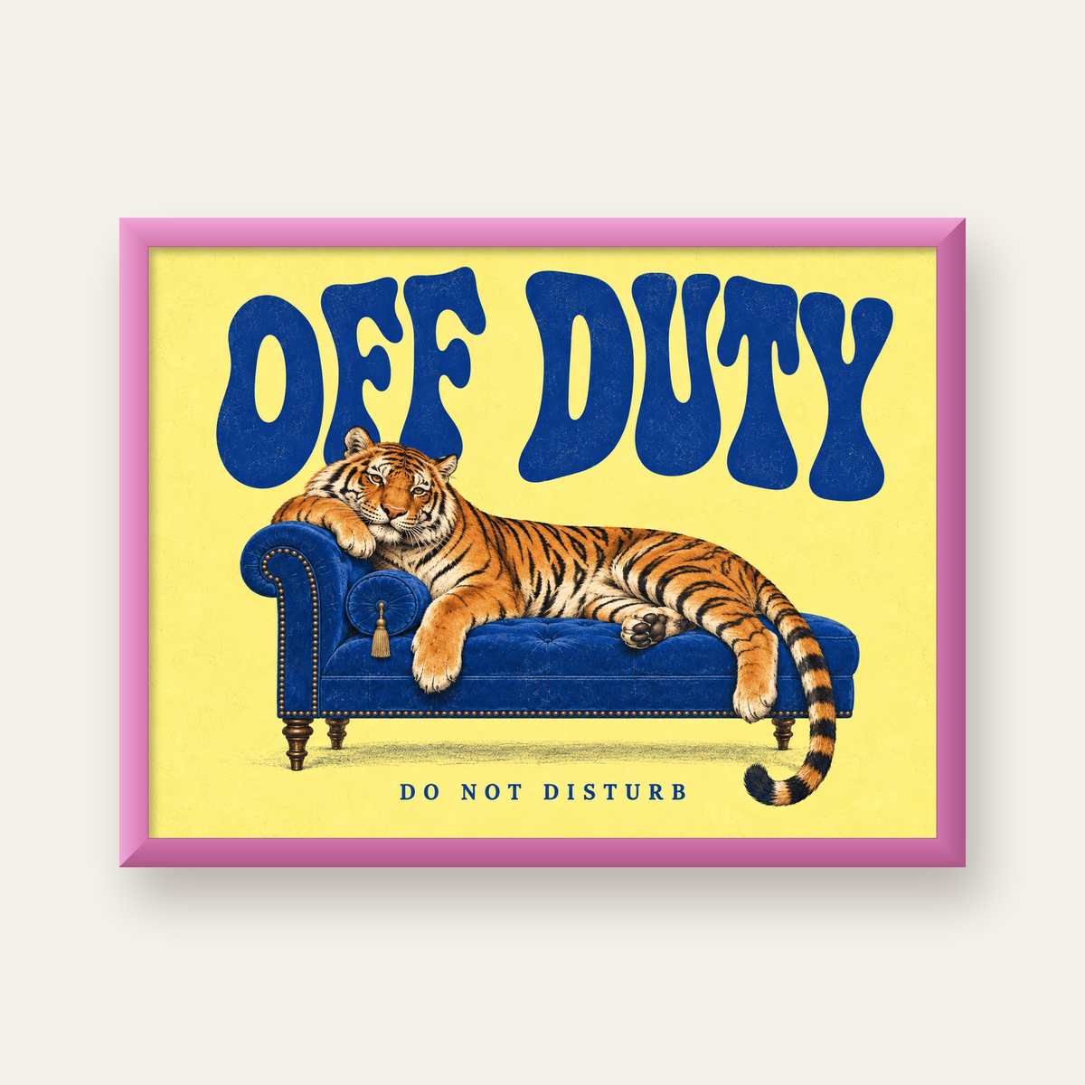 Off Duty Dinlenen Kaplan İllüstrasyonlu Poster — pembe çerçeveli
