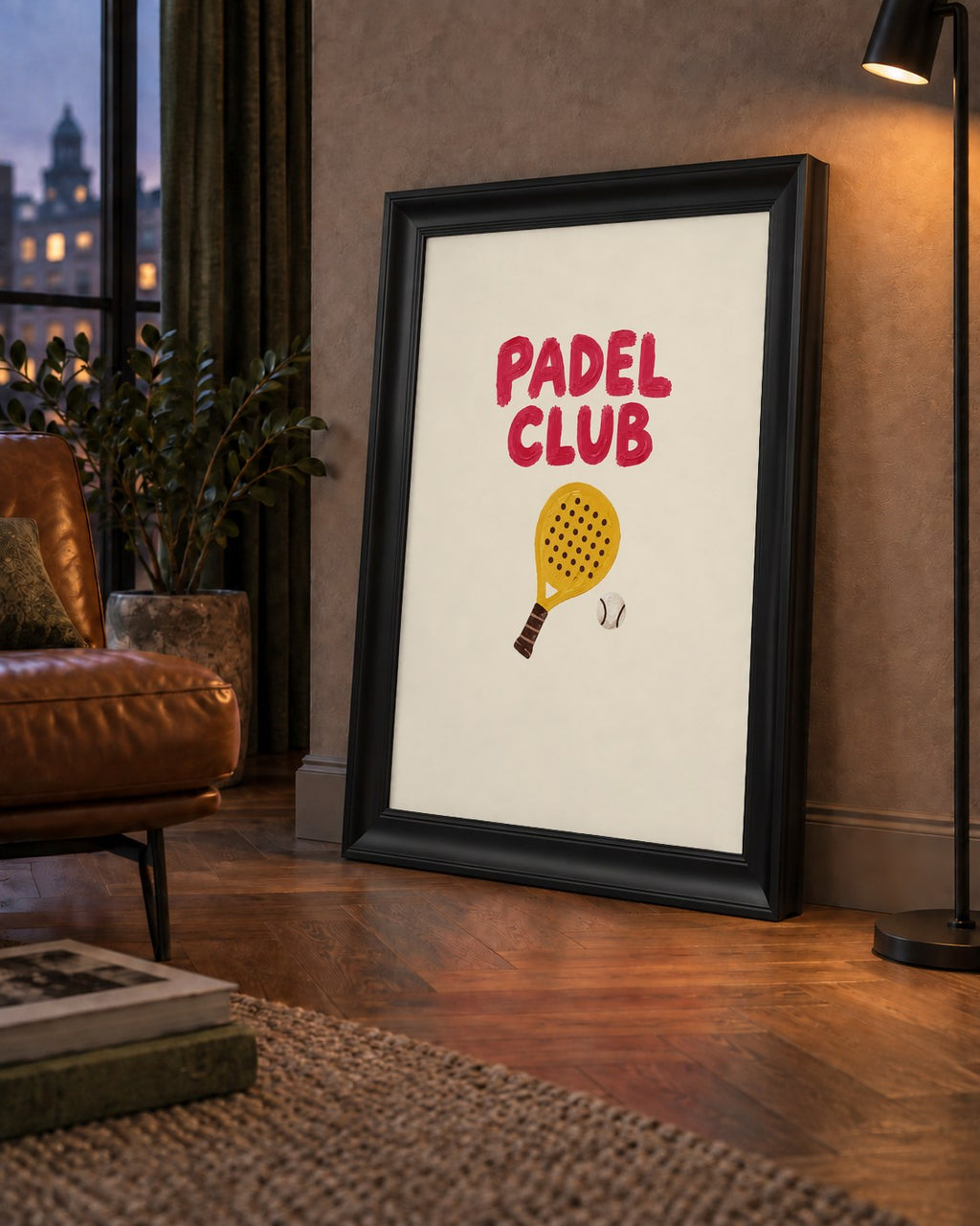 Padel Club El Çizimi Poster – Modern Spor İllüstrasyonu — çerçeveli hâliyle bir ev duvarında