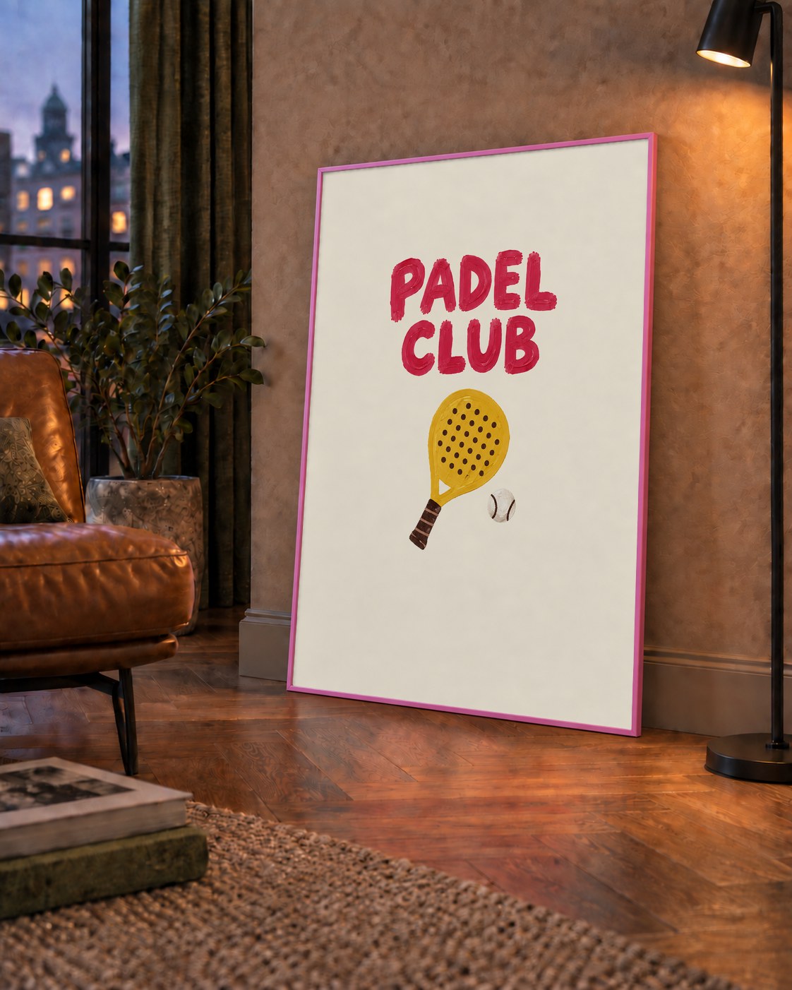 Padel Club El Çizimi Poster – Modern Spor İllüstrasyonu — çerçeveli hâliyle bir ev duvarında