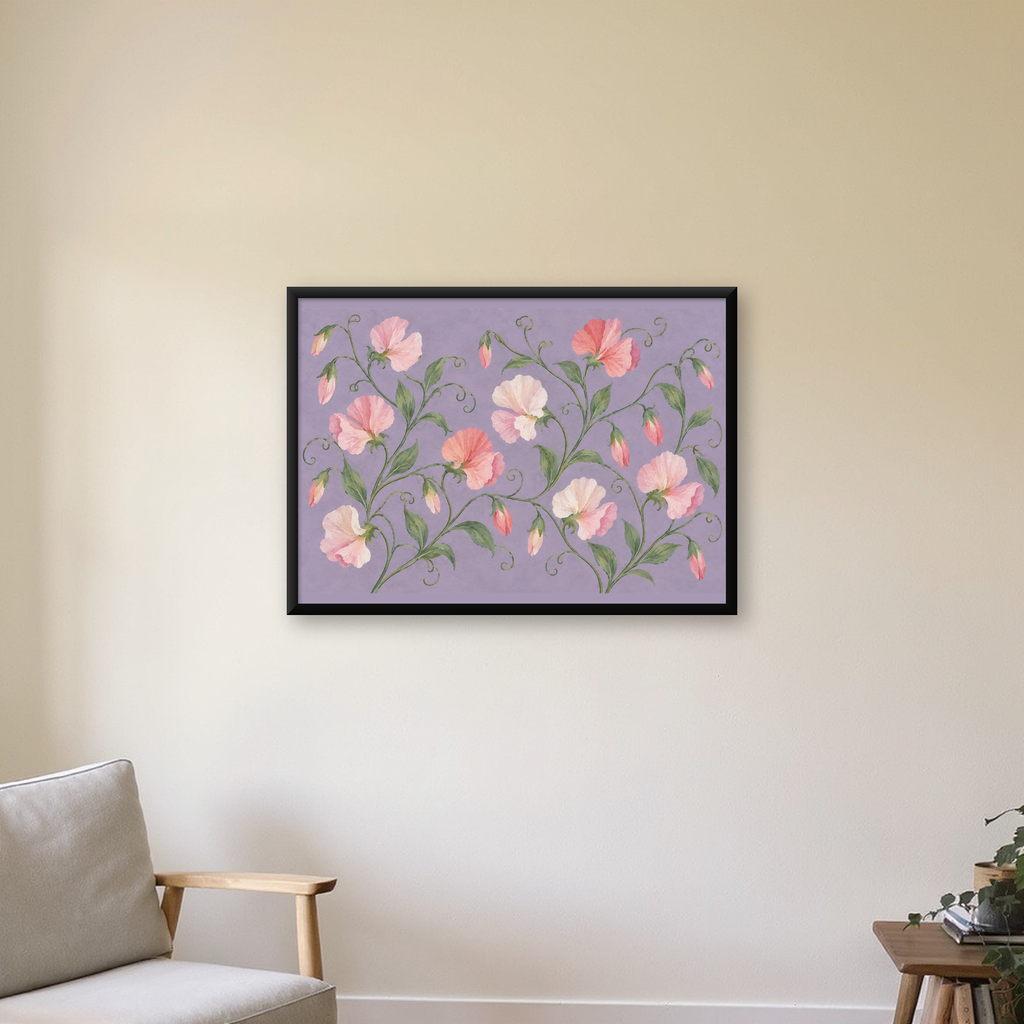 Mor Zeminde Pastel Suluboya Çiçek Desenli Poster — Yatay baskı, çerçeveli hâliyle bir ev duvarında