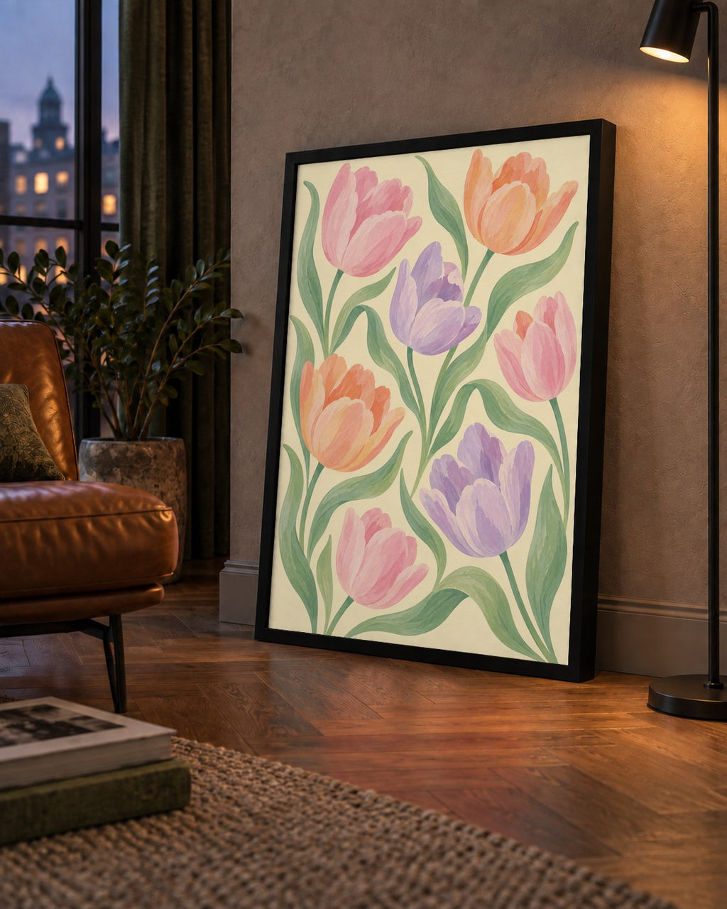 Pastel Lale Çiçek Desenli Sanatsal Poster, El Boyaması Etki — çerçeveli hâliyle bir ev duvarında