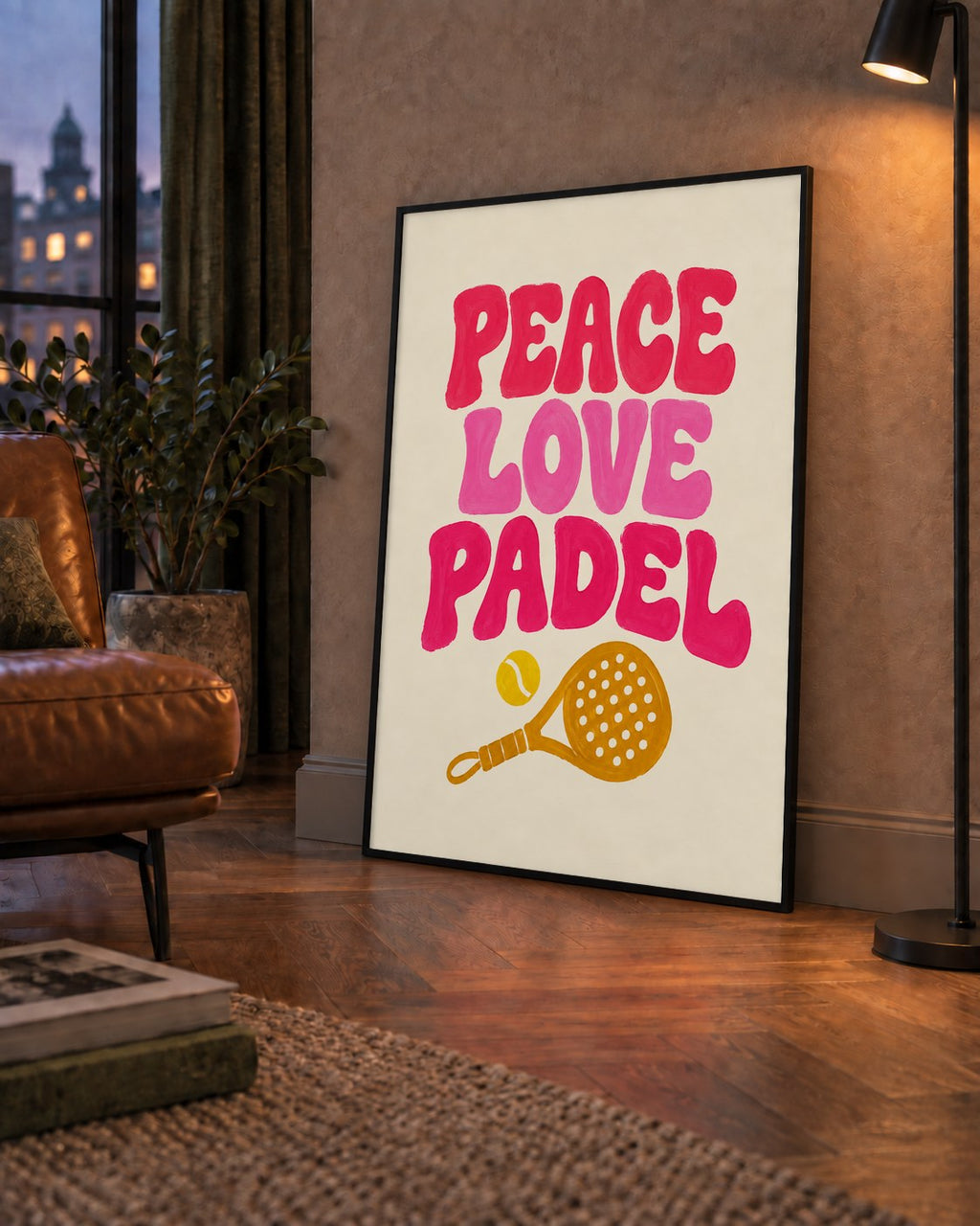 Peace Love Padel Poster – Eğlenceli Padel ve Barış Temalı Duvar Posteri — çerçeveli hâliyle bir ev duvarında