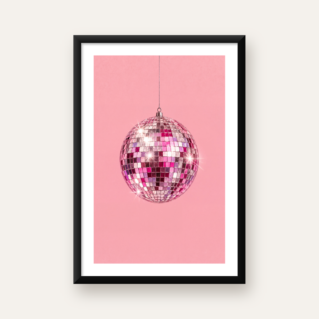 Pembe Diskokugusu Modern Minimal Poster Duvar Dekoru — beyaz paspartulu, düz siyah çerçeveli