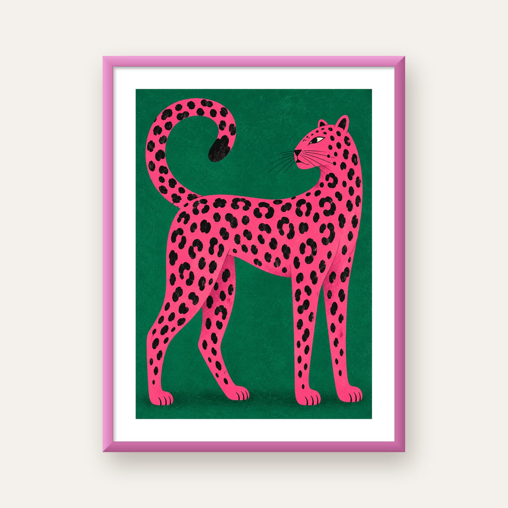 Yeşil Fonlu Pembe Leopar Modern Duvar Posteri — pembe çerçeveli paspartulu
