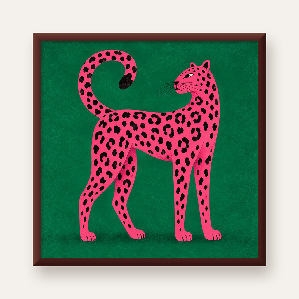 Yeşil Fonlu Pembe Leopar Modern Duvar Posteri — ceviz çerçeveli