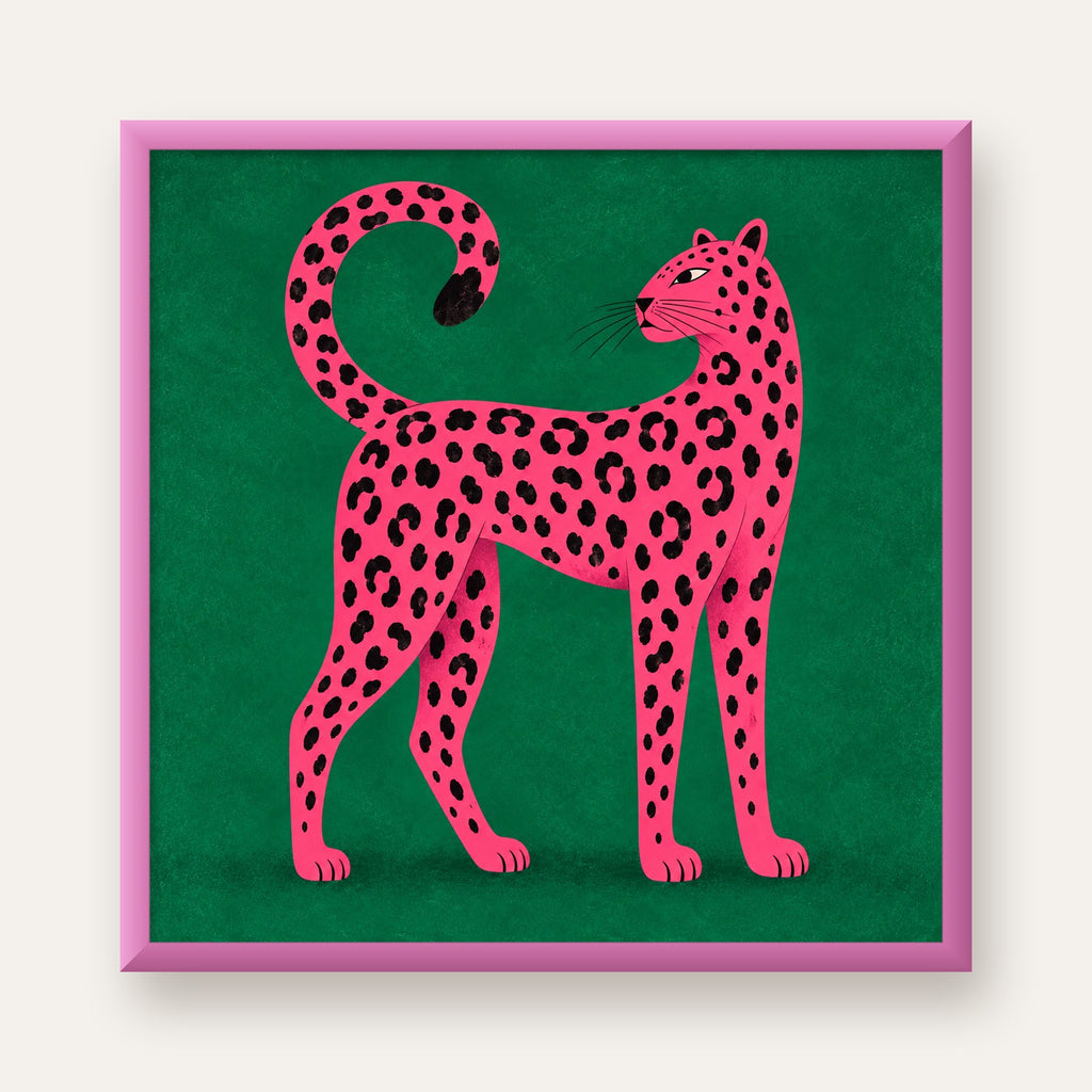 Yeşil Fonlu Pembe Leopar Modern Duvar Posteri — pembe çerçeveli