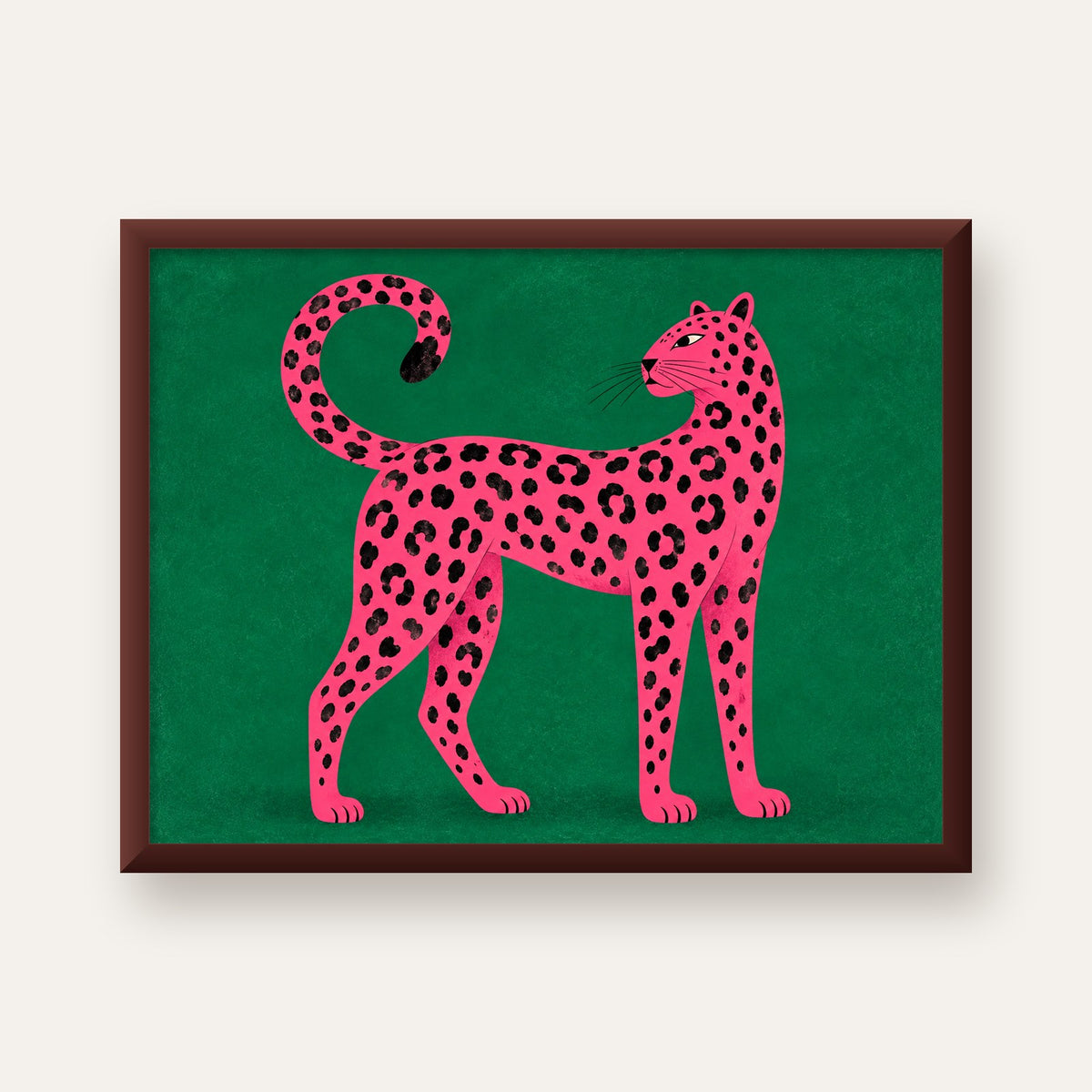 Yeşil Fonlu Pembe Leopar Modern Duvar Posteri — ceviz çerçeveli