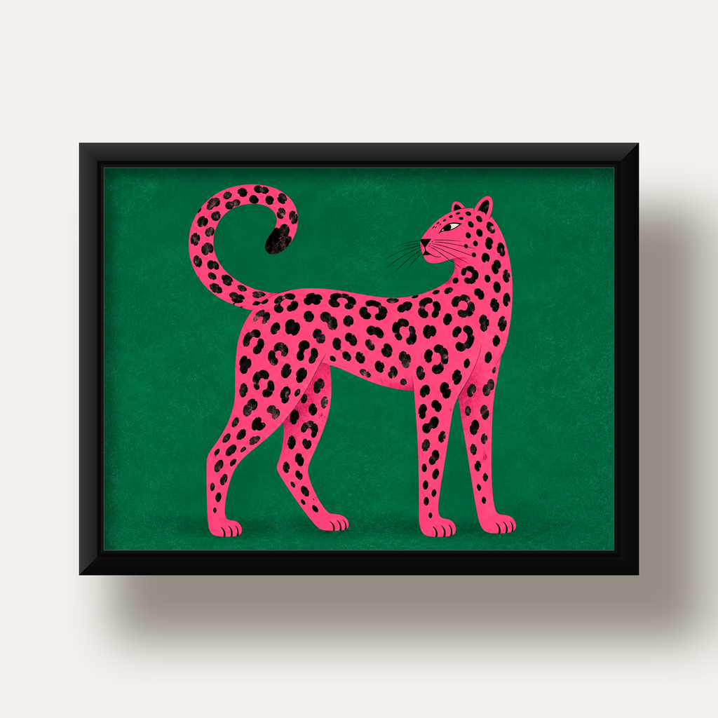 Yeşil Fonlu Pembe Leopar Modern Duvar Posteri — siyah derin çerçeveli