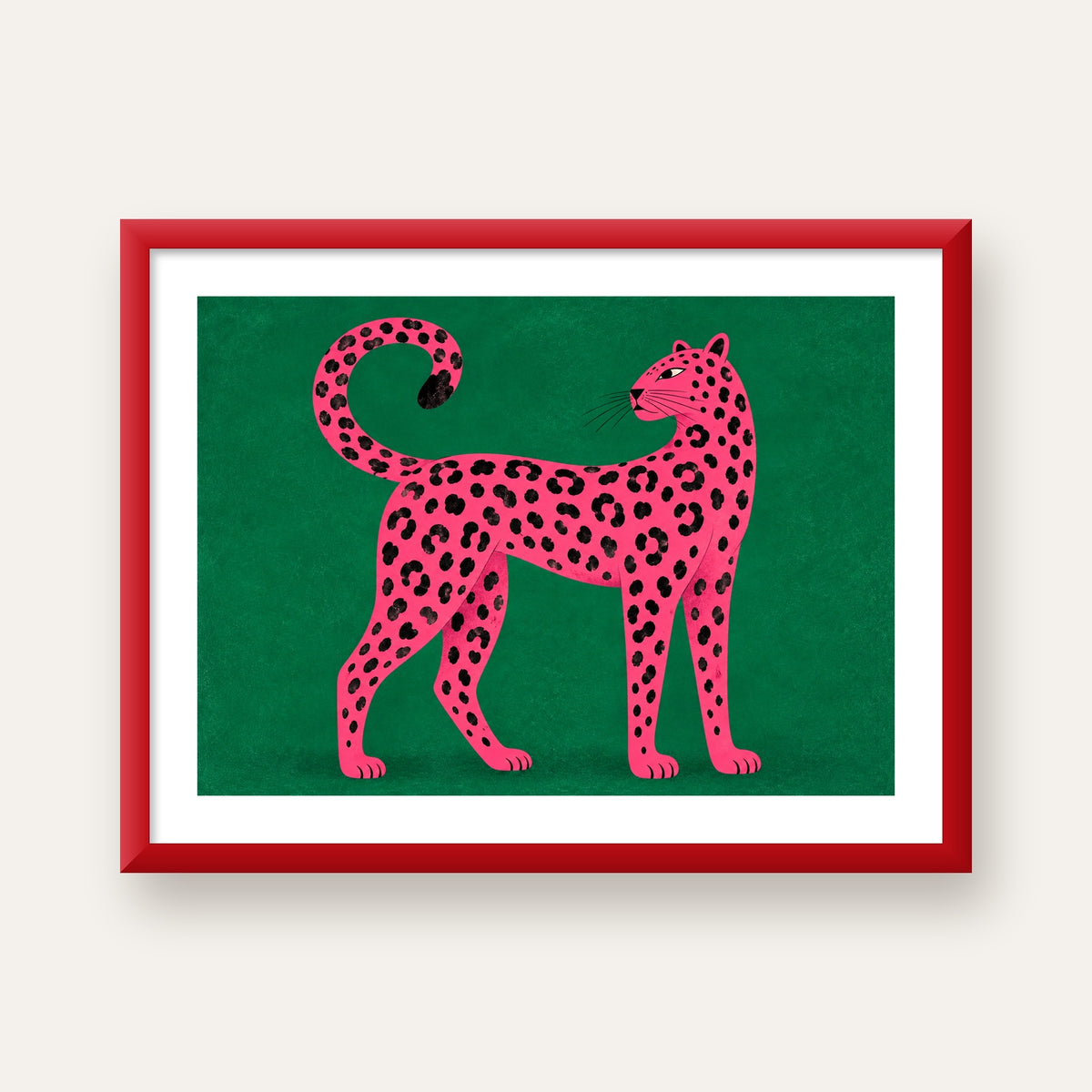 Yeşil Fonlu Pembe Leopar Modern Duvar Posteri — kırmızı çerçeveli paspartulu