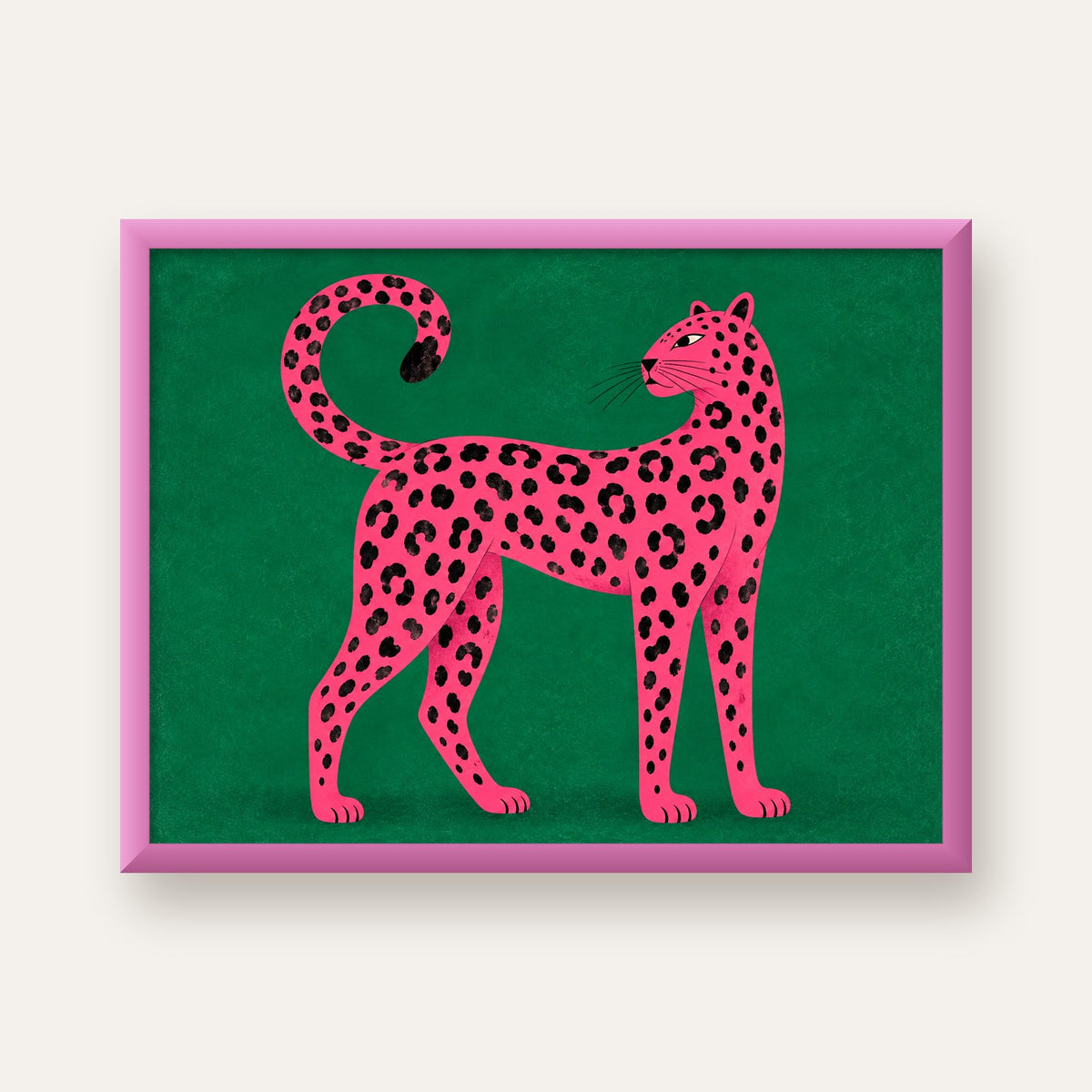 Yeşil Fonlu Pembe Leopar Modern Duvar Posteri — pembe çerçeveli