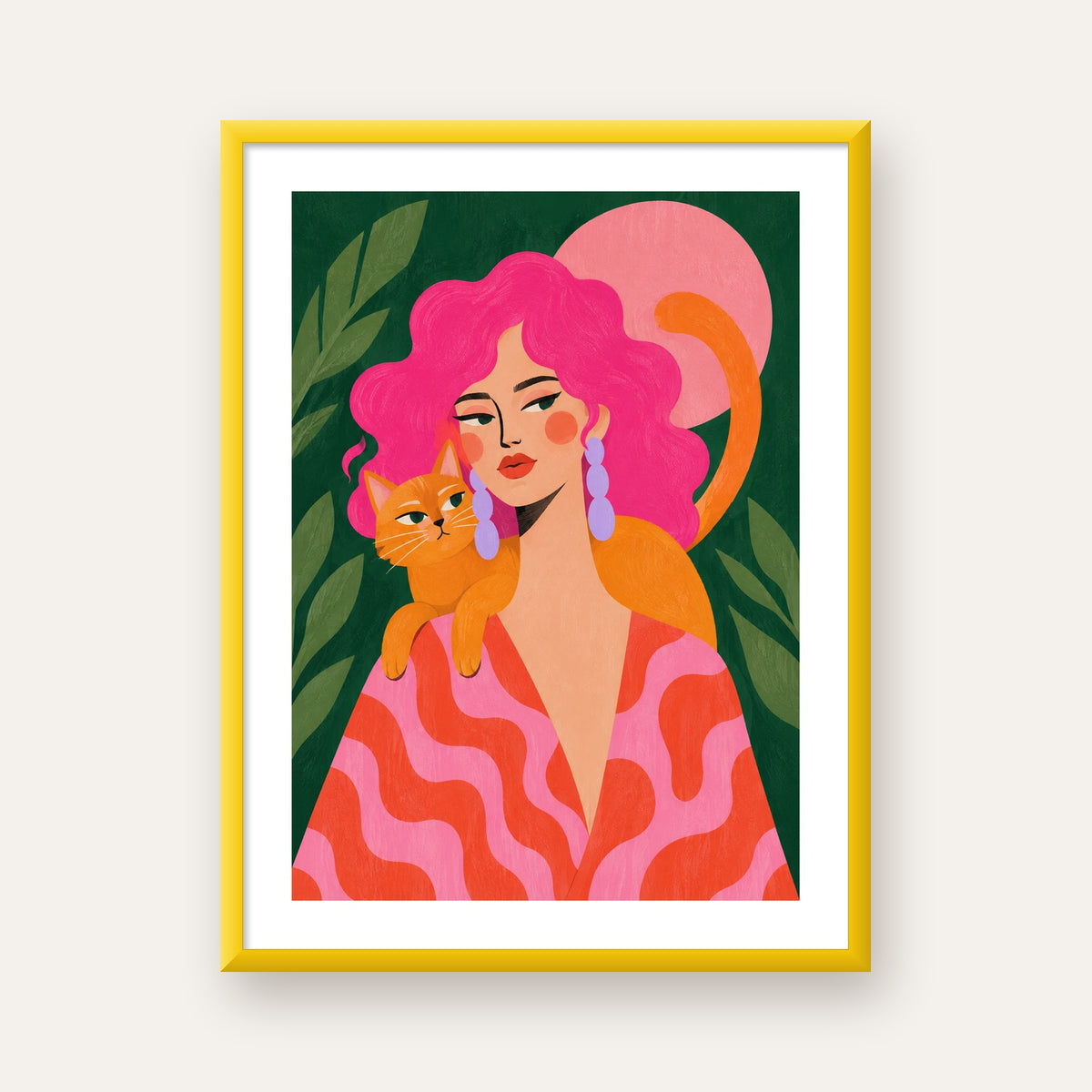 Pembe Saçlı Kadın ve Turuncu Kedi İllüstrasyon Poster — sarı çerçeveli paspartulu