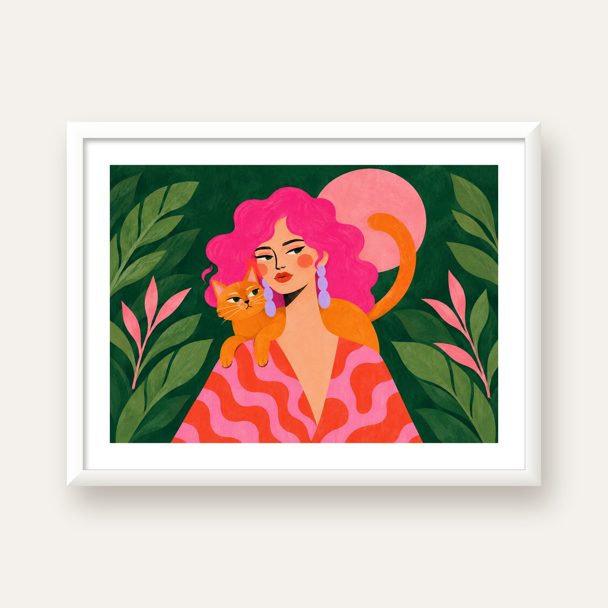 Pembe Saçlı Kadın ve Turuncu Kedi İllüstrasyon Poster — beyaz çerçeveli yatay poster