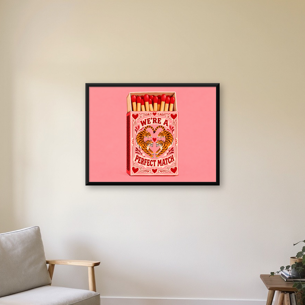 Retro Kibrit Kutusu & Kaplanlar İllüstrasyon Poster — Yatay baskı, çerçeveli hâliyle bir ev duvarında