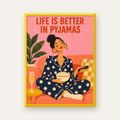 Pijama Keyfi İllüstrasyonlu Modern Poster – Rahat ve Şık Dekor — sarı çerçeveli