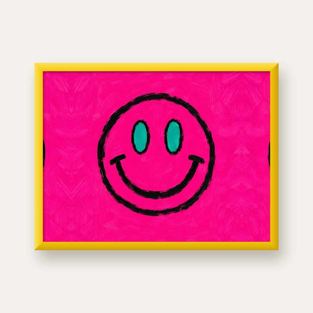 Pembe Zeminli Modern Gülümseyen Yüz Poster — sarı çerçeveli