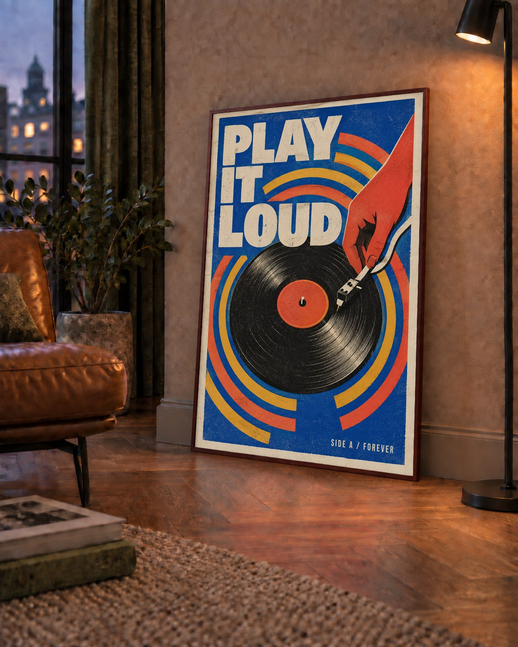 PLAY IT LOUD Retro Vinil Plak & Müzik Temalı Poster — çerçeveli hâliyle bir ev duvarında