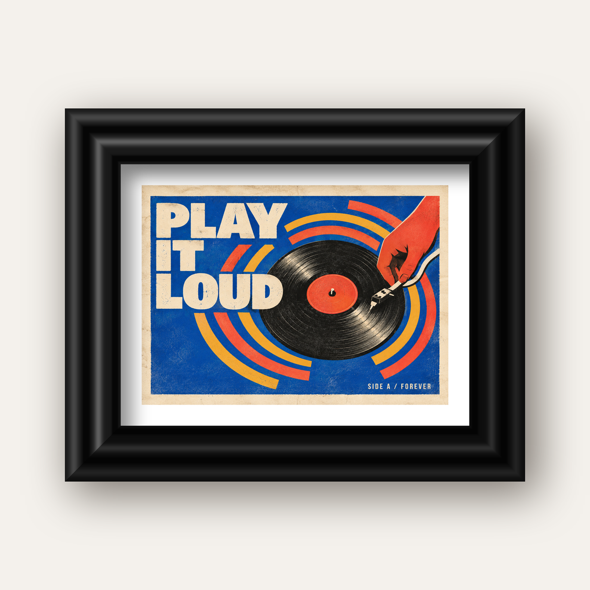 PLAY IT LOUD Retro Vinil Plak & Müzik Temalı Poster — siyah galeri çerçeveli paspartulu