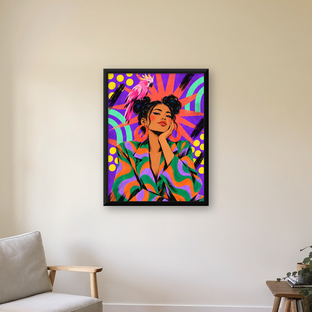Renkli Pop Art Portre & Papağan Poster – Canlı Modern Sanat — Dikey baskı, çerçeveli hâliyle bir ev duvarında
