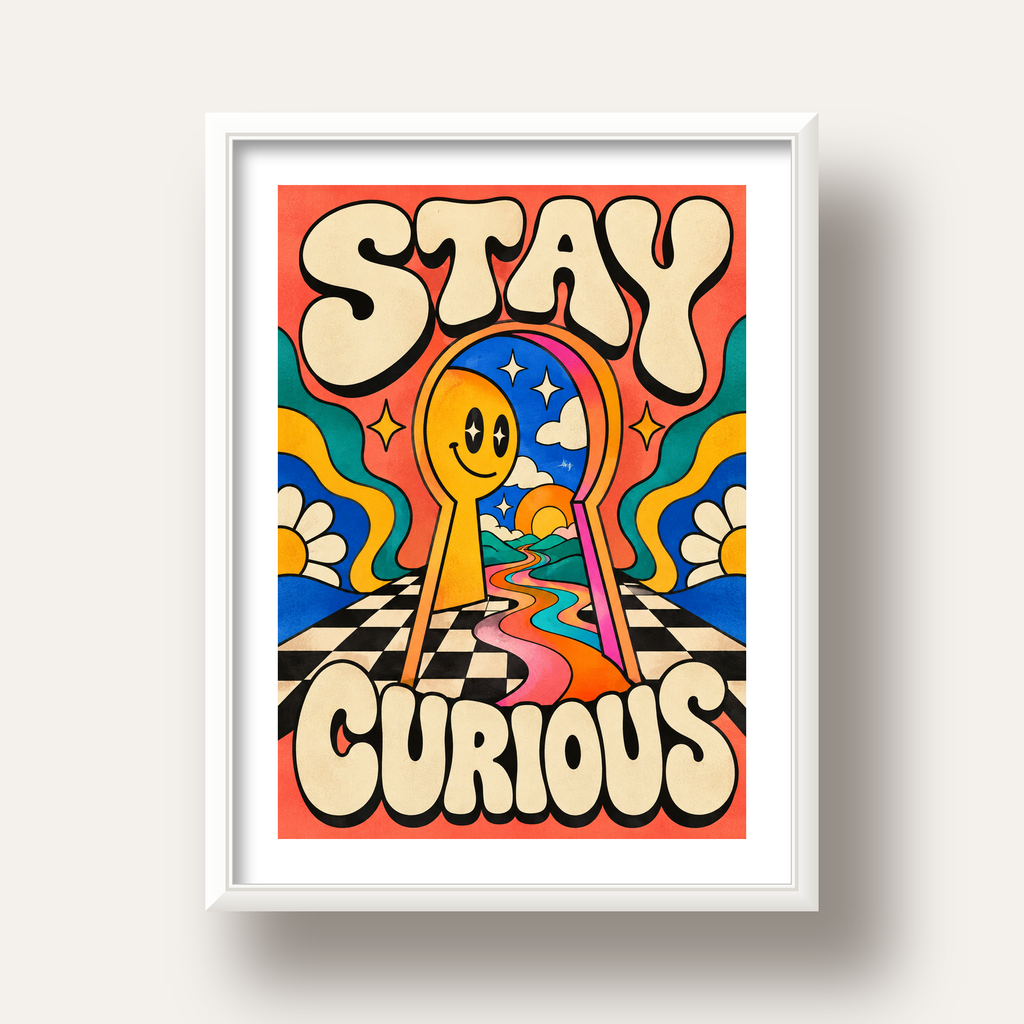 Psikedelik Anahtar Deliği ve STAY CURIOUS Poster Baskı — beyaz derin çerçeveli paspartulu