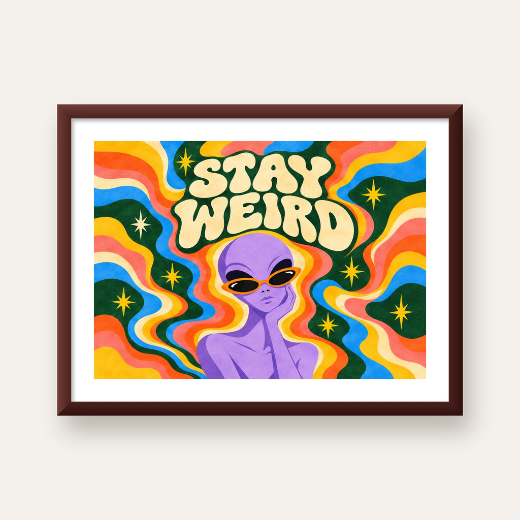 Retro Psikedelik Uzaylı Poster – Stay Weird Dijital Duvar Sanatı — ceviz çerçeveli paspartulu