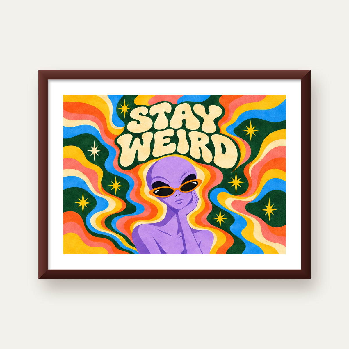 Retro Psikedelik Uzaylı Poster – Stay Weird Dijital Duvar Sanatı — ceviz çerçeveli paspartulu