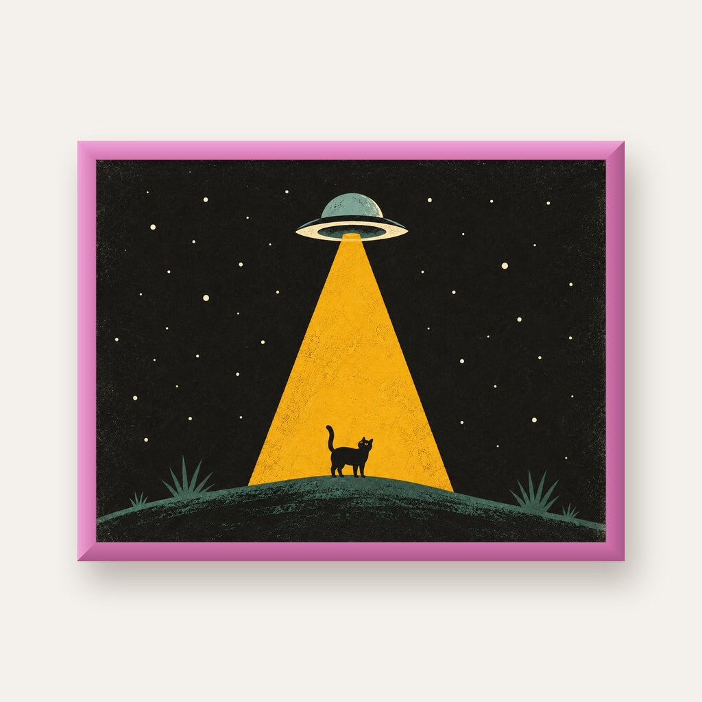 Uzaylı ve Kedi Silüetli Dijital Poster – Gece Gökyüzü Tasarımı — pembe çerçeveli