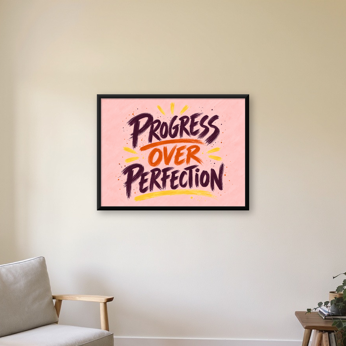 Progress Over Perfection İlham Verici Tipografi Poster — Yatay baskı, çerçeveli hâliyle bir ev duvarında