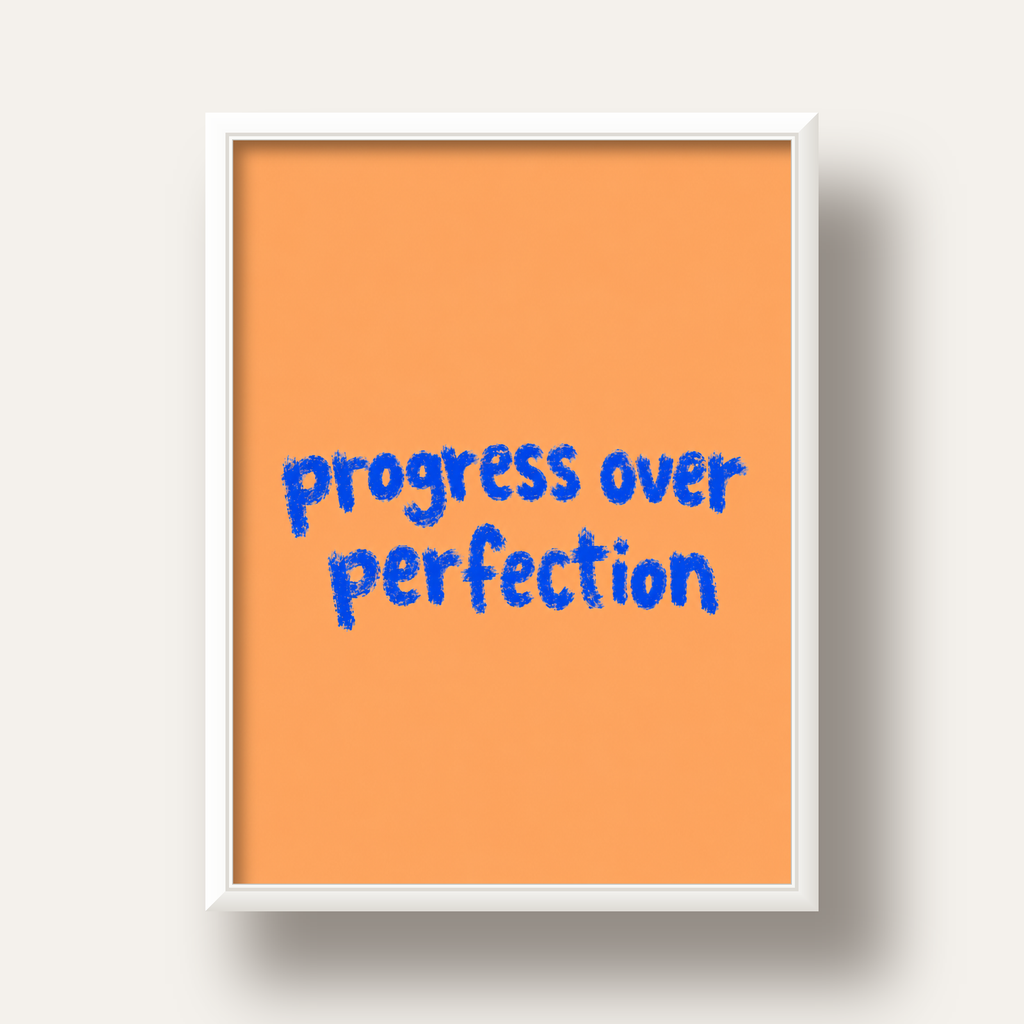 Progress Over Perfection Minimal Turuncu Poster — beyaz derin çerçeveli