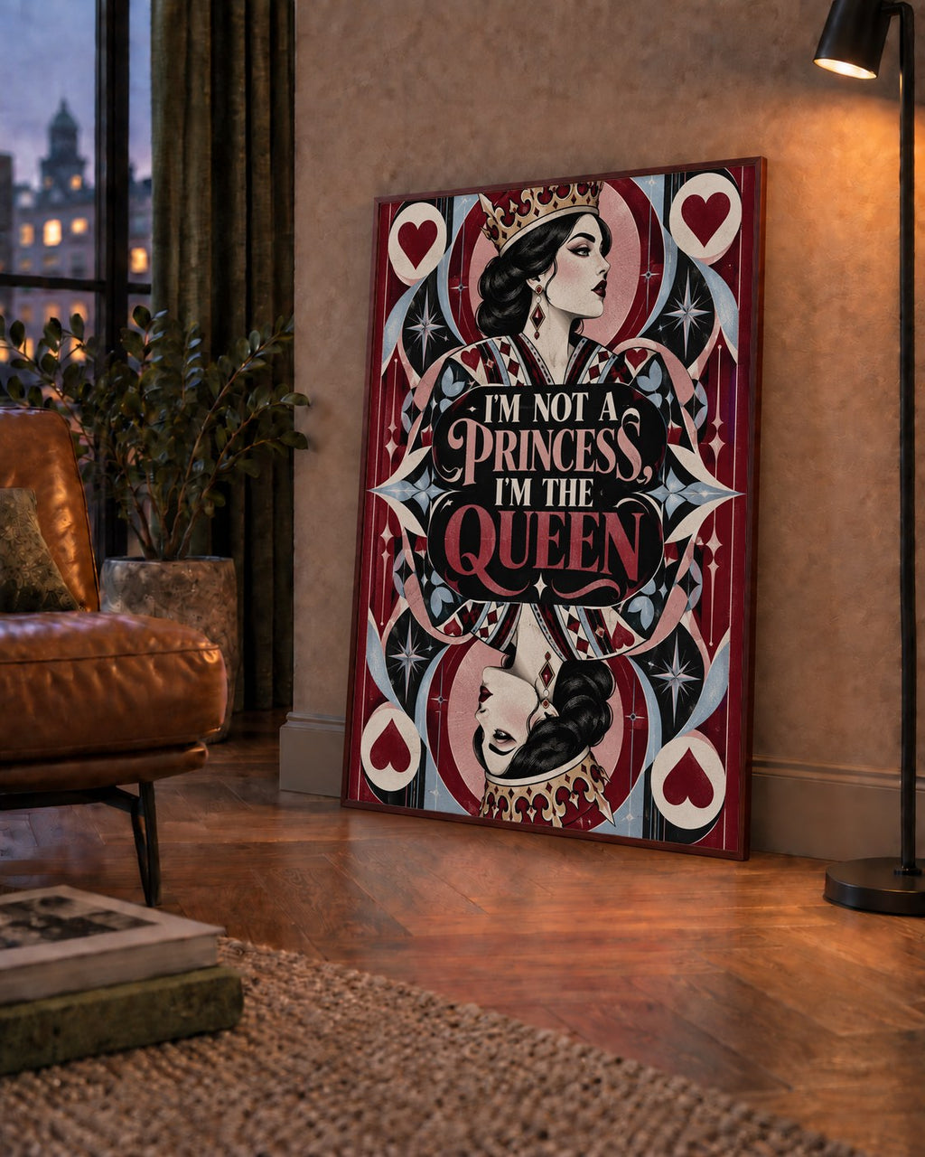 I'm Not a Princess — Kraliçe Kartı — çerçeveli hâliyle bir ev duvarında
