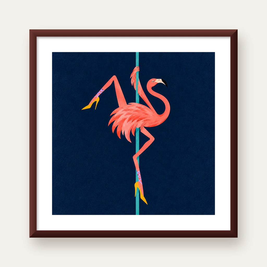 Direk Dansı Yapan Flamingo Modern Poster — ceviz çerçeveli paspartulu