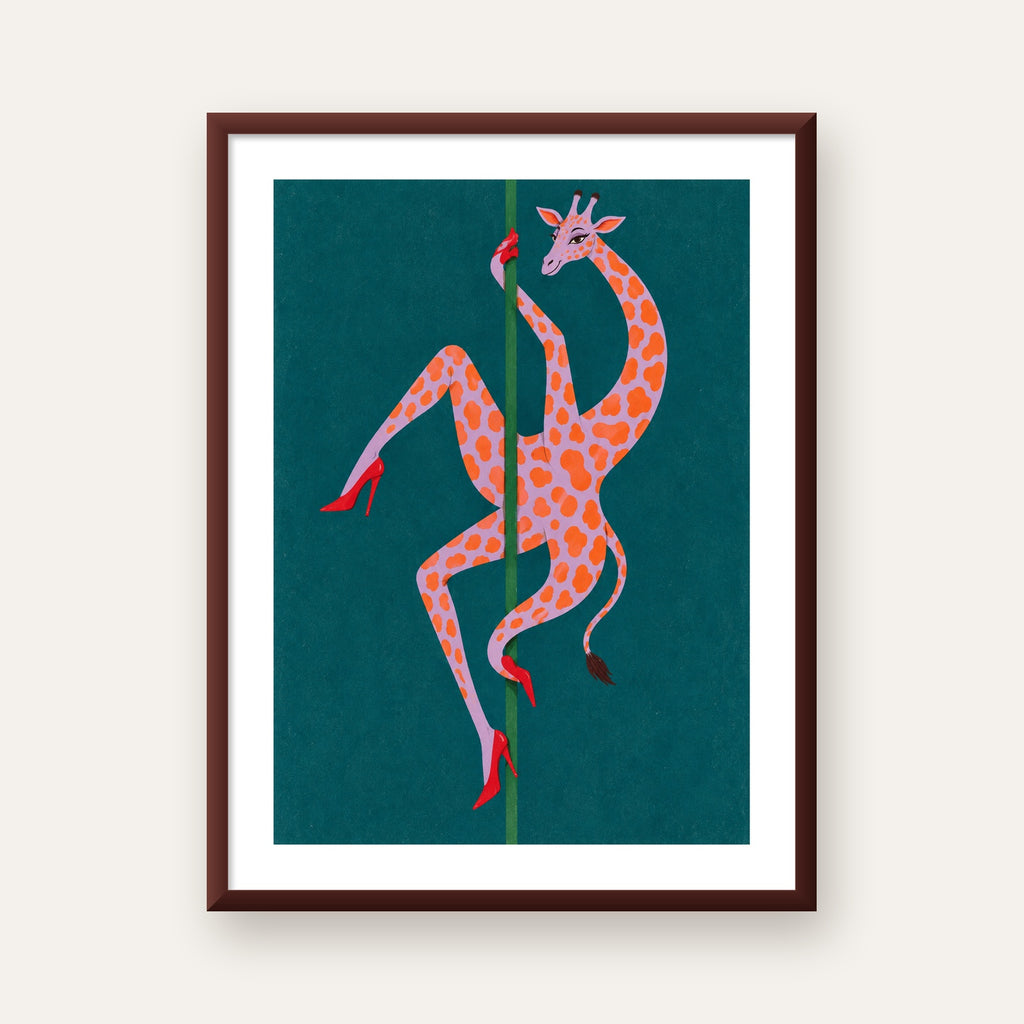Direkte Dans Eden Zürafa Mizahi Sanat Poster — ceviz çerçeveli paspartulu
