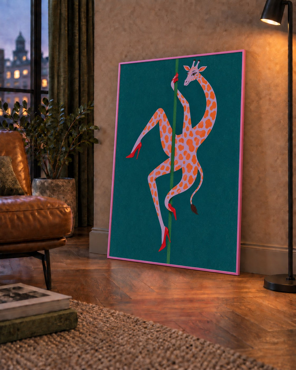 Direkte Dans Eden Zürafa Mizahi Sanat Poster — çerçeveli hâliyle bir ev duvarında