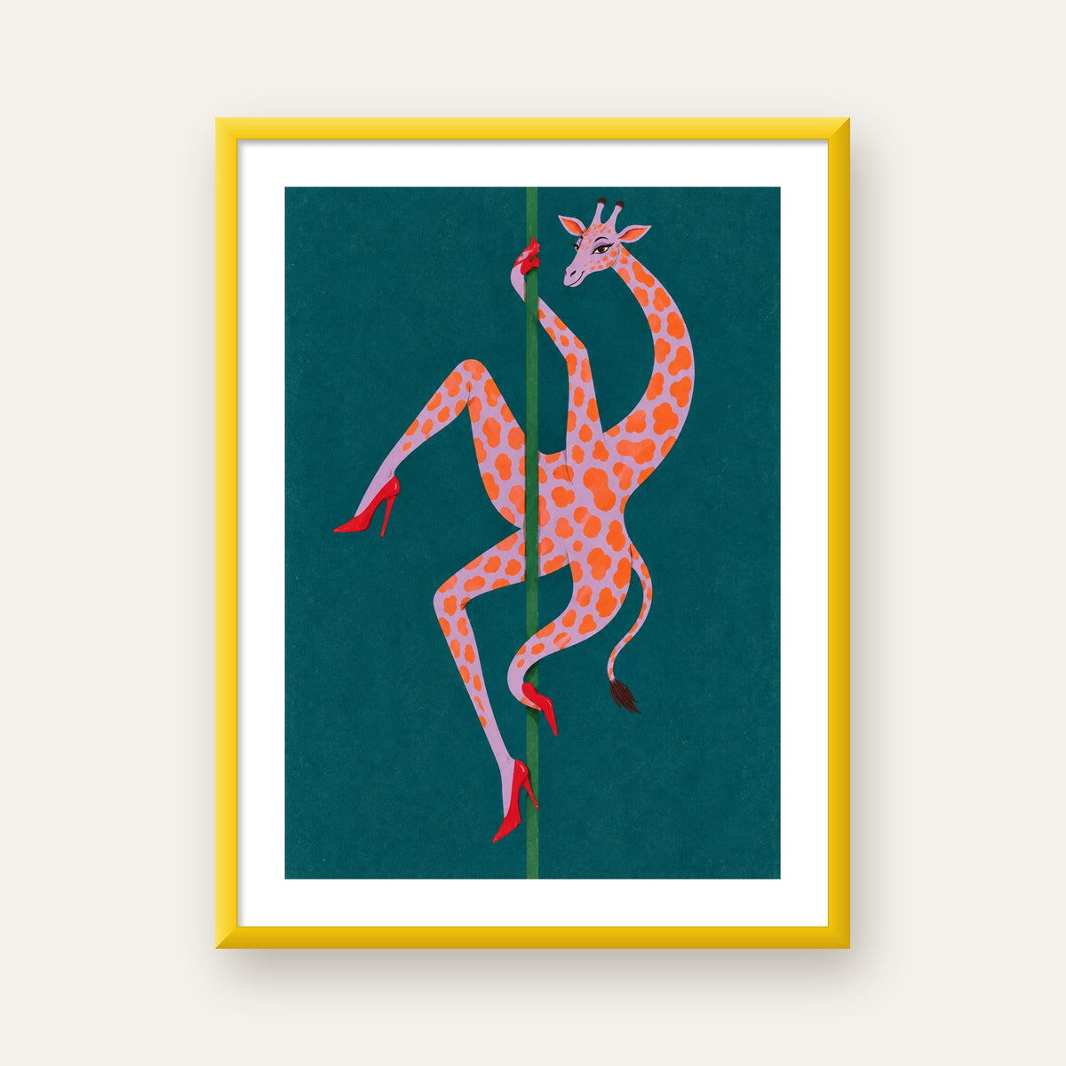 Direkte Dans Eden Zürafa Mizahi Sanat Poster — sarı çerçeveli paspartulu