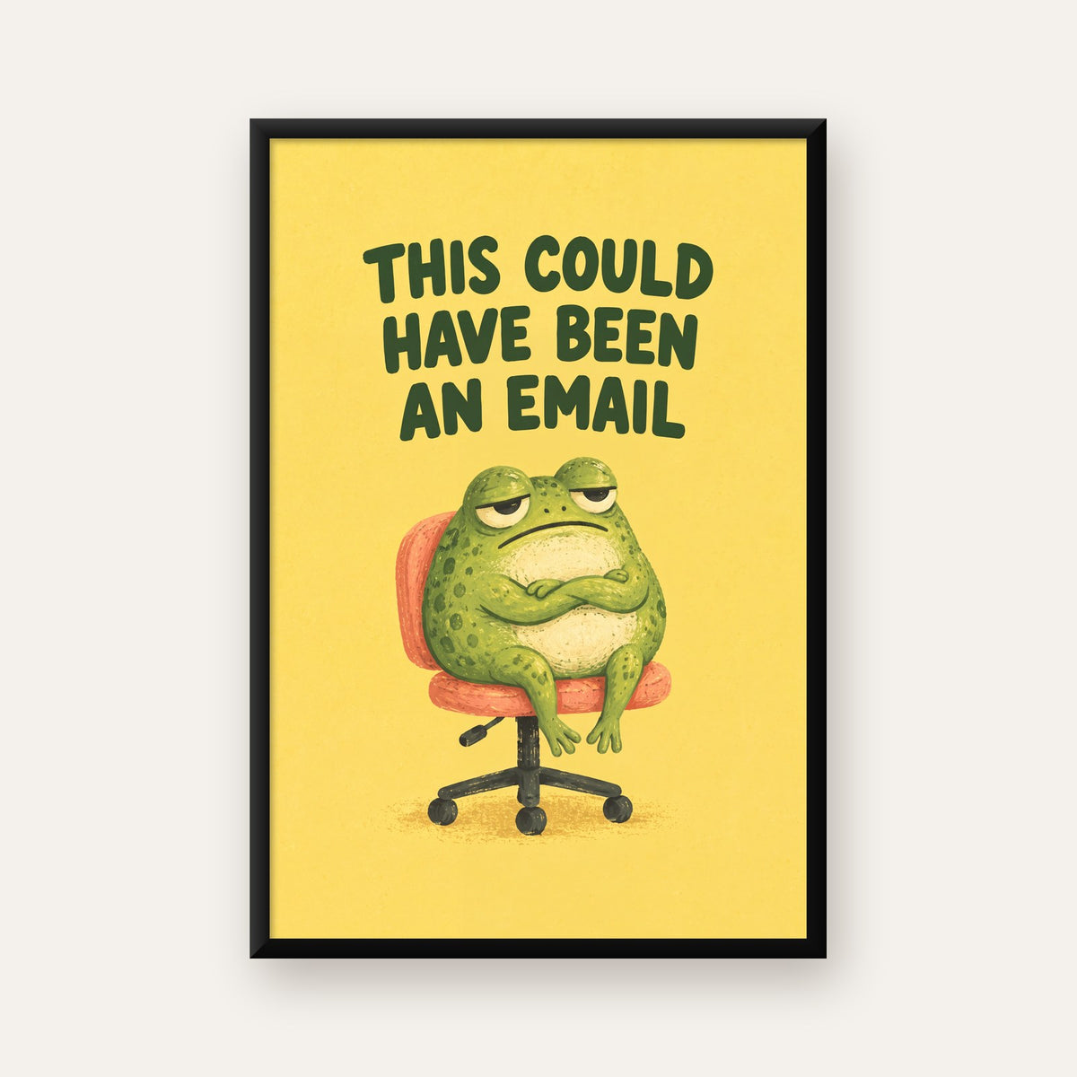 Esprili Ofis Kurbağası Poster – Mizahi Duvar Dekoru — Dikey baskı, düz siyah çerçeveli duvar posteri