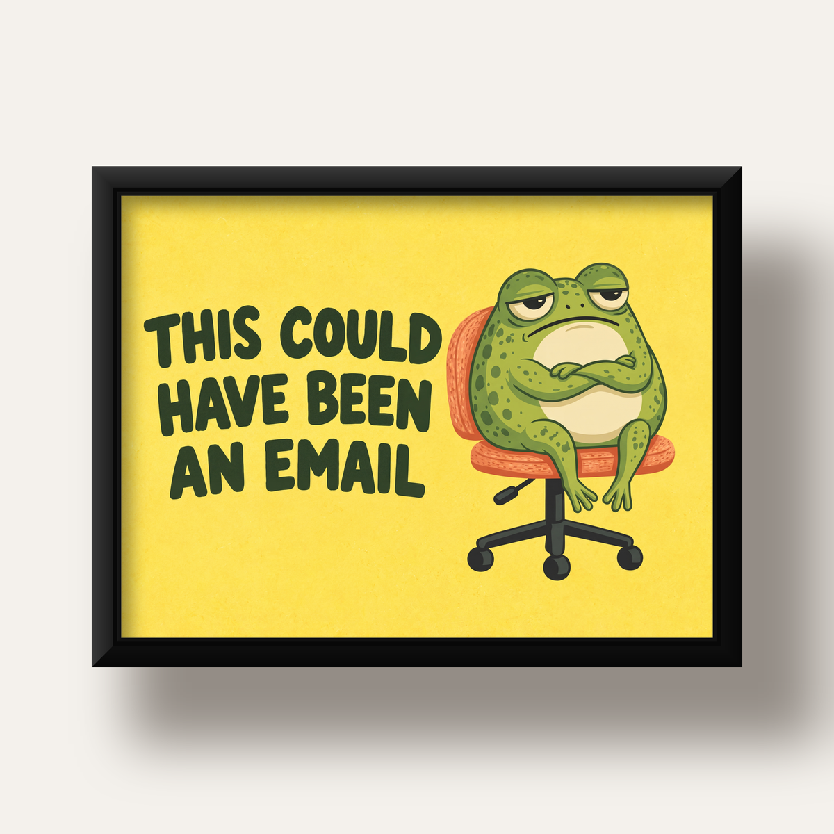 Esprili Ofis Kurbağası Poster – Mizahi Duvar Dekoru — siyah derin çerçeveli