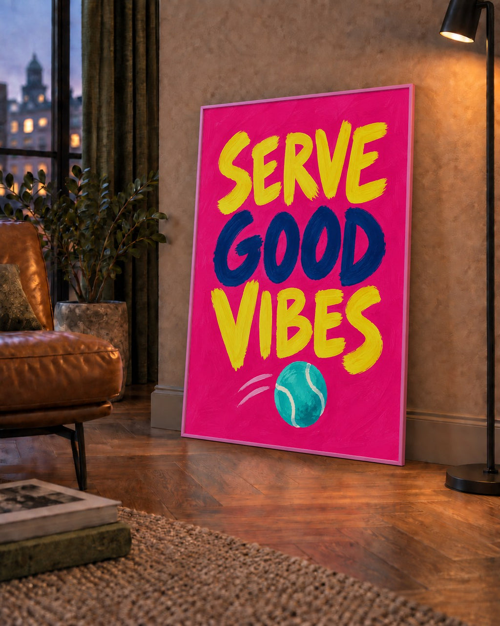 Serve Good Vibes – Tenis Temalı Motive Edici Renkli Poster — çerçeveli hâliyle bir ev duvarında