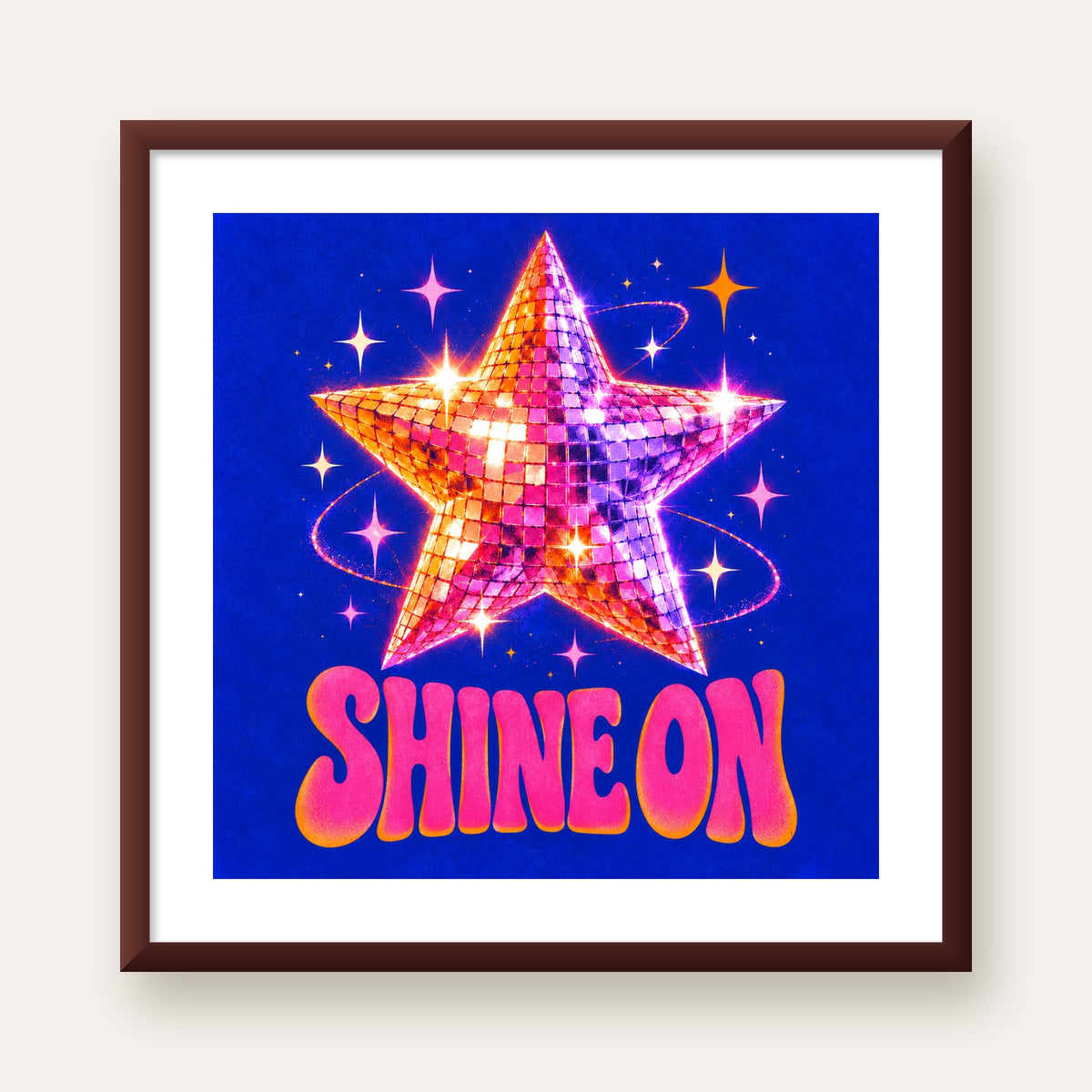 Shine On Disko Yıldızı Tipografi Posteri — ceviz çerçeveli paspartulu