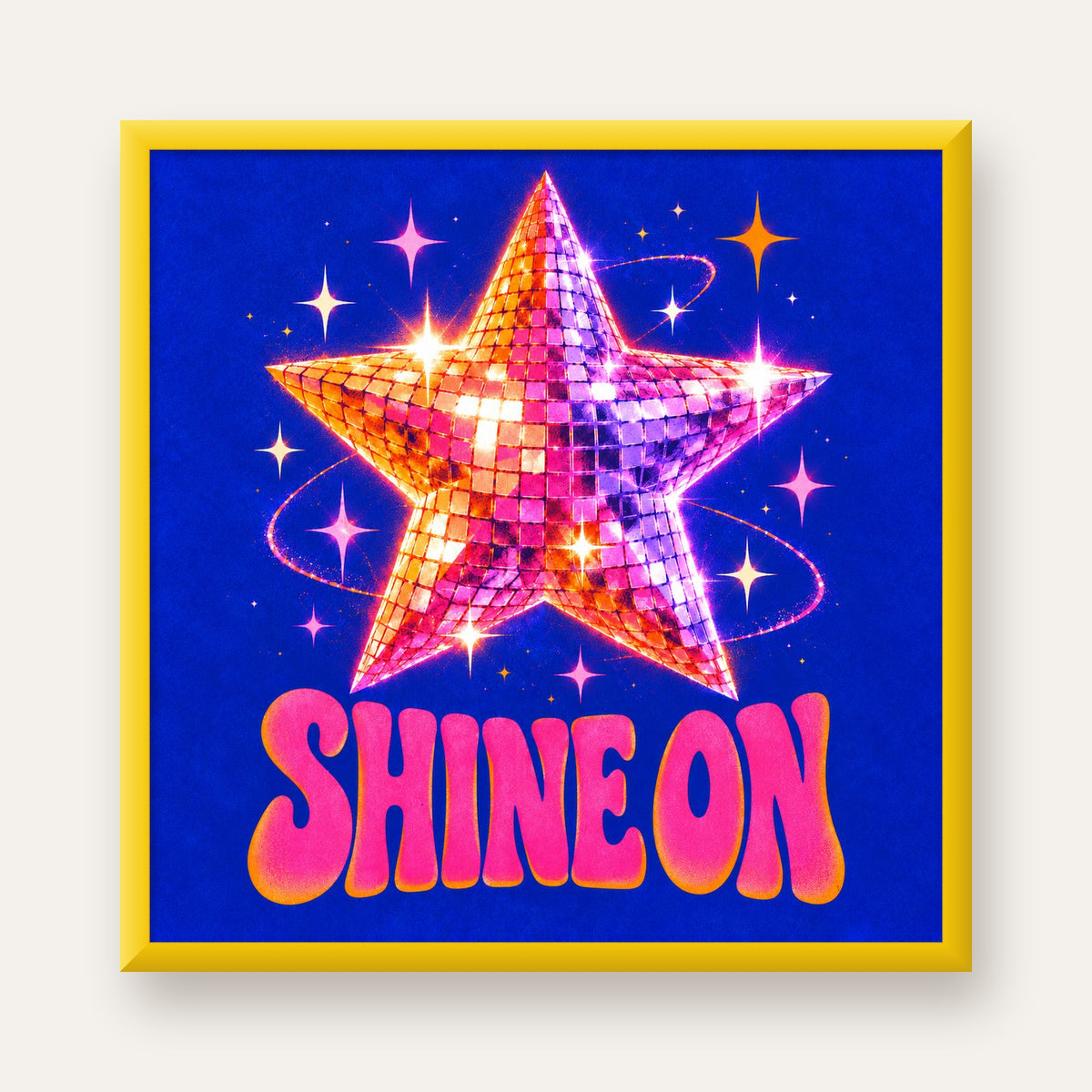 Shine On Disko Yıldızı Tipografi Posteri — sarı çerçeveli